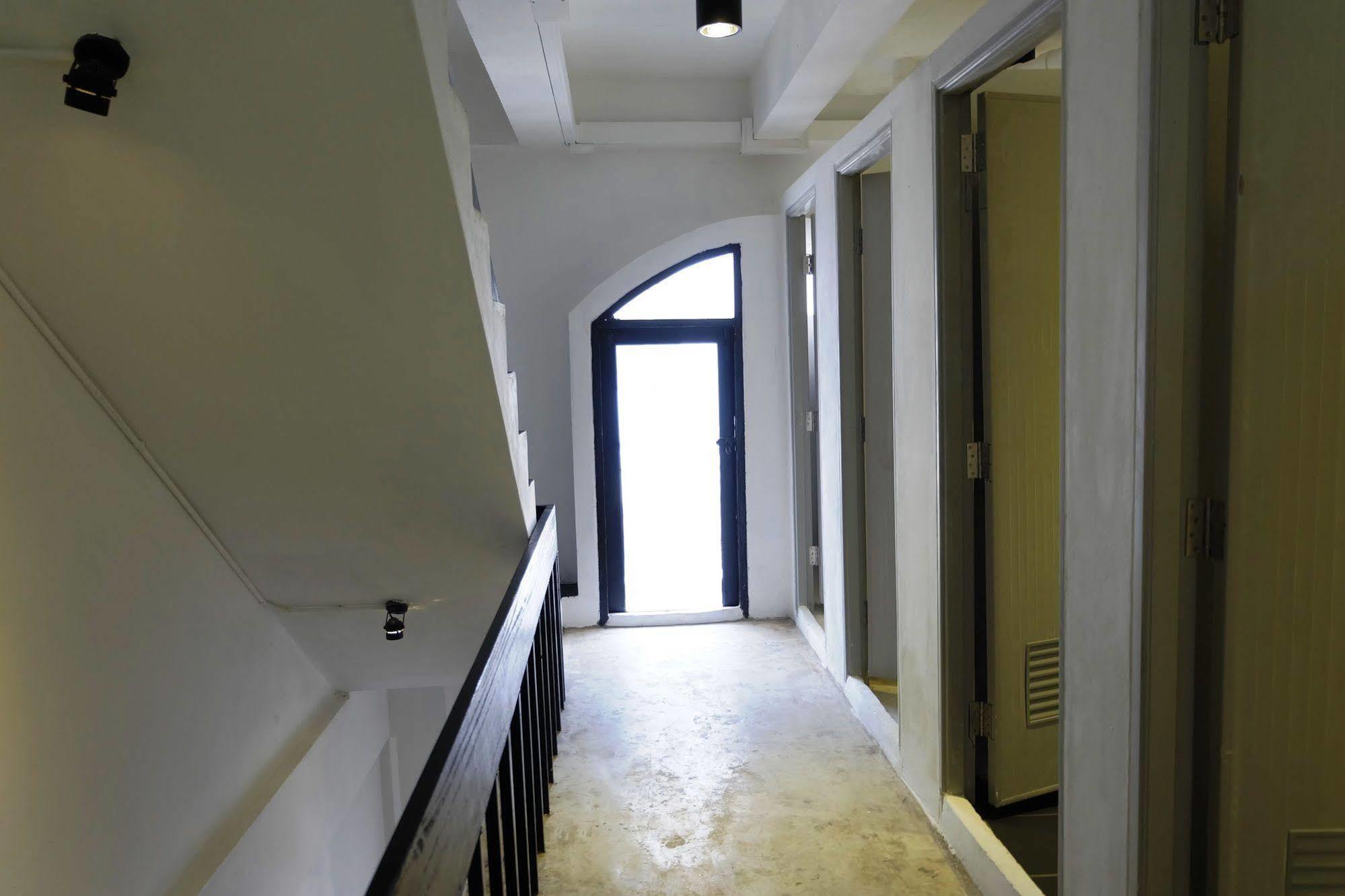 Seek Sleep Hostel Bangkok Esterno foto